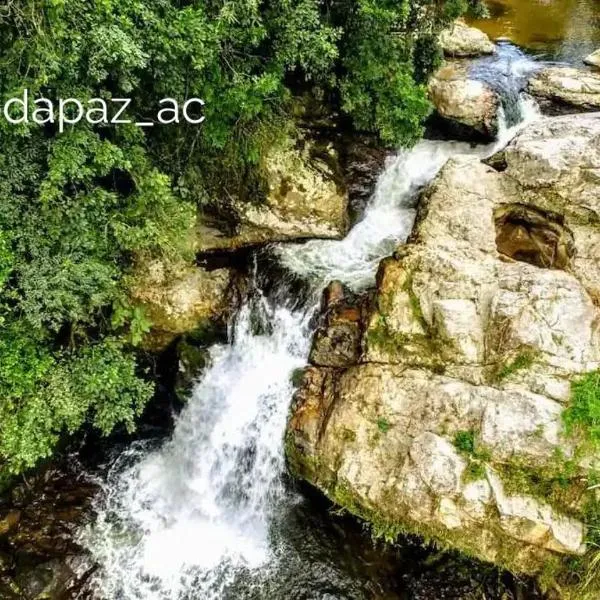 Suíte com cachoeira no quintal